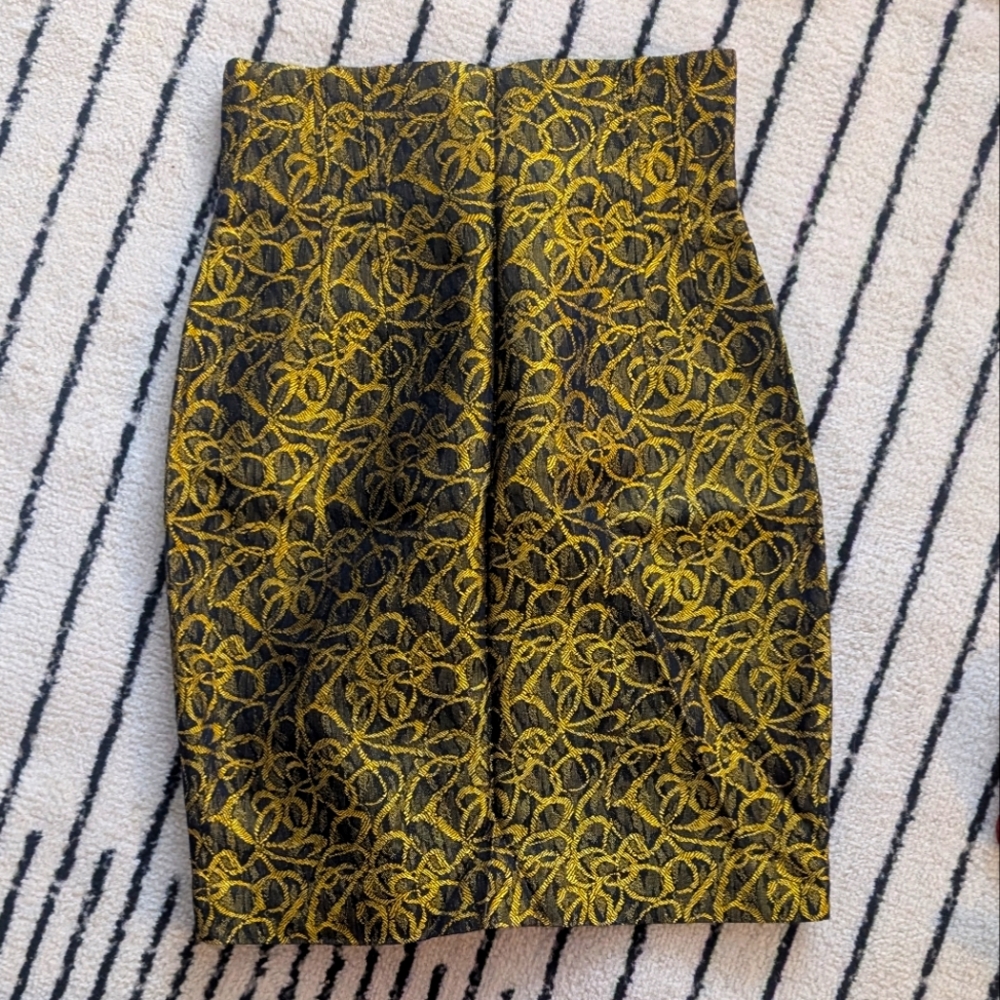 Vintage wool pencil skirt. Alla Perfezrone.